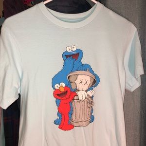 UNIQLO X KAWS T-shirt